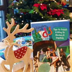 Das Buch Würzburg für Kids mit Rentier und Weihnachtsbaum