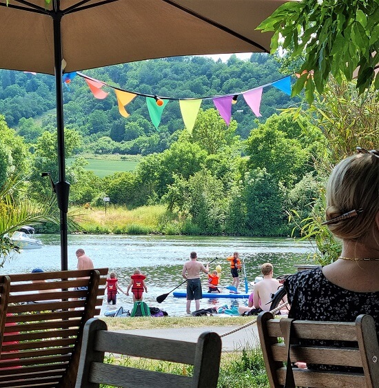 Familienfreude am Flussufer: Entdecke das Eibelstädter Mainlände